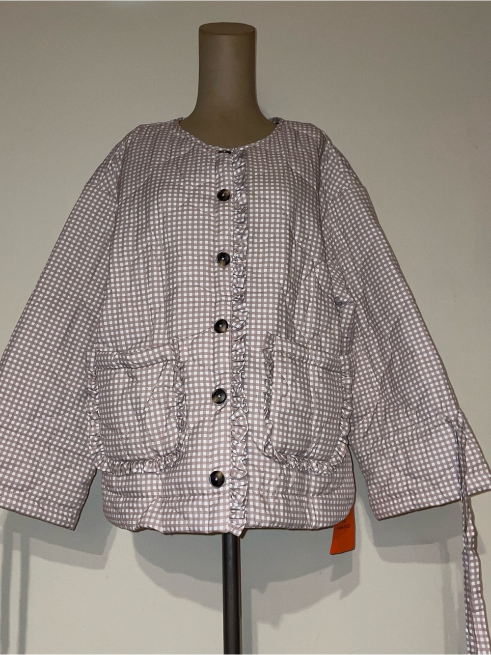 WMNS Large outfit Gingham Quilted Button Jacket-bracelets and lip balm